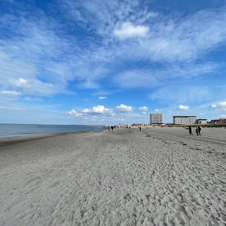 Exclusive Fewo In Warnemuende, 150M To The Beach, 2 Bathrooms, 2 Bedrooms, Sauna, Wifi And Much More. ロストック エクステリア 写真