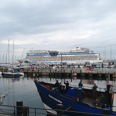Exclusive Fewo In Warnemuende, 150M To The Beach, 2 Bathrooms, 2 Bedrooms, Sauna, Wifi And Much More. ロストック エクステリア 写真
