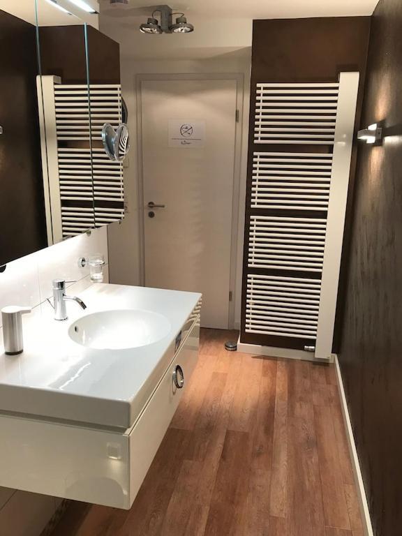 Exclusive Fewo In Warnemuende, 150M To The Beach, 2 Bathrooms, 2 Bedrooms, Sauna, Wifi And Much More. ロストック エクステリア 写真