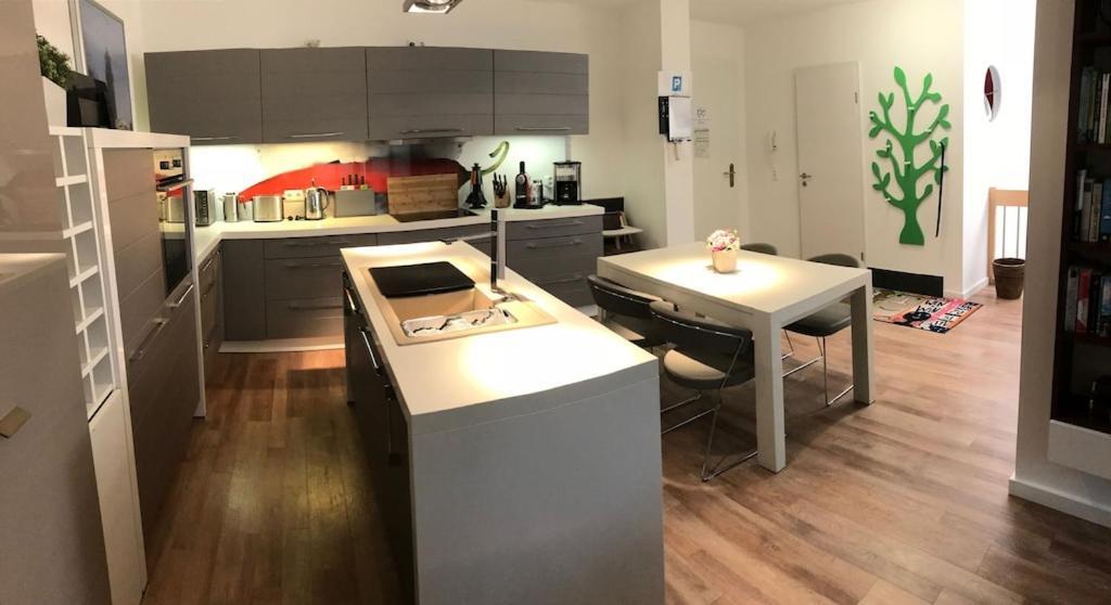 Exclusive Fewo In Warnemuende, 150M To The Beach, 2 Bathrooms, 2 Bedrooms, Sauna, Wifi And Much More. ロストック エクステリア 写真
