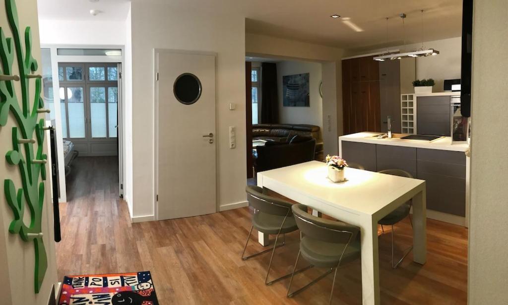 Exclusive Fewo In Warnemuende, 150M To The Beach, 2 Bathrooms, 2 Bedrooms, Sauna, Wifi And Much More. ロストック エクステリア 写真